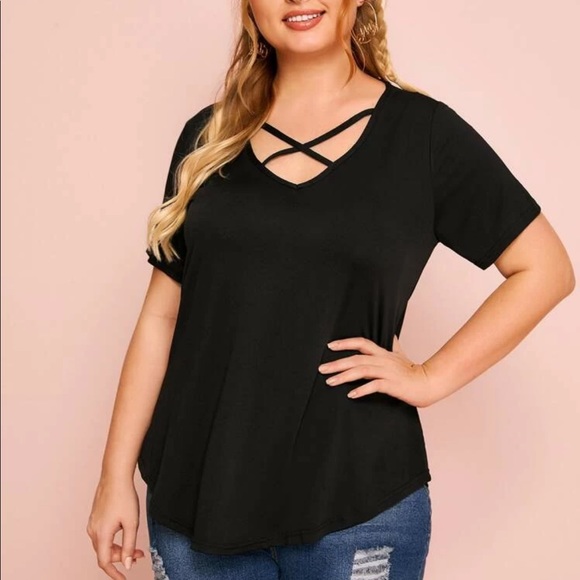 Plus size crisscross blouse - Picture 6 of 10